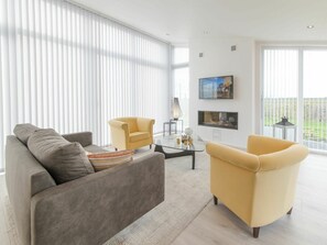 TV - Beautiful apartment in villa for 4 people with WIFI, TV, terrace and panoramic view (Wemeldinge)