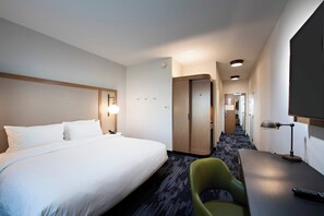 Escritorio y espacio para trabajar con laptop