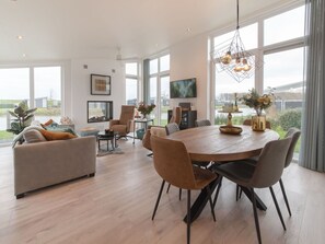 Dining - Lovely apartment in villa for 4 people with WIFI, TV and terrace (Wemeldinge)