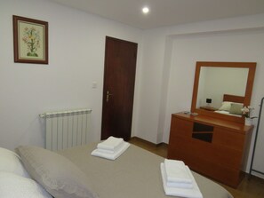 3 chambres, chambres insonorisées, fer et planche à repasser, Wi-Fi