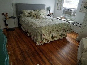 2 bedrooms, desk, iron/ironing board, free WiFi