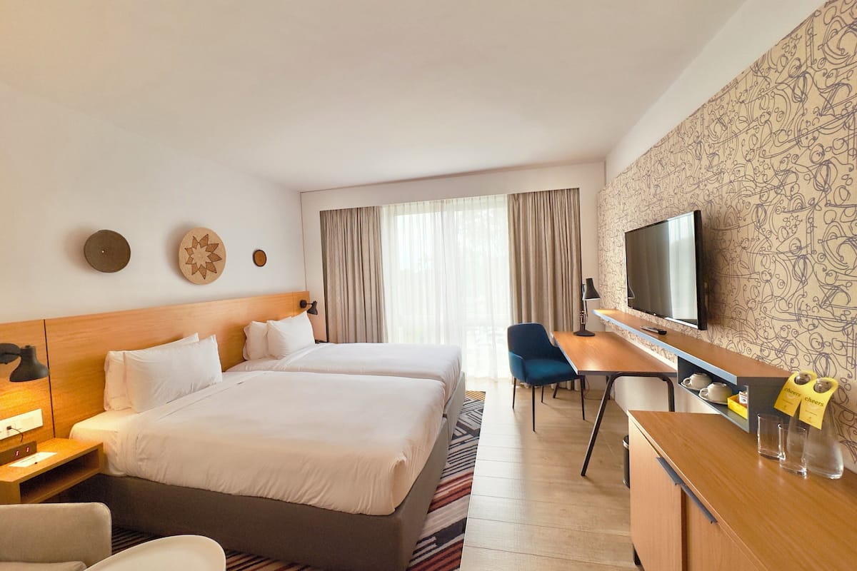 standard room, 2 single beds | premium bedding, down duvets, pillow-top beds, minibar