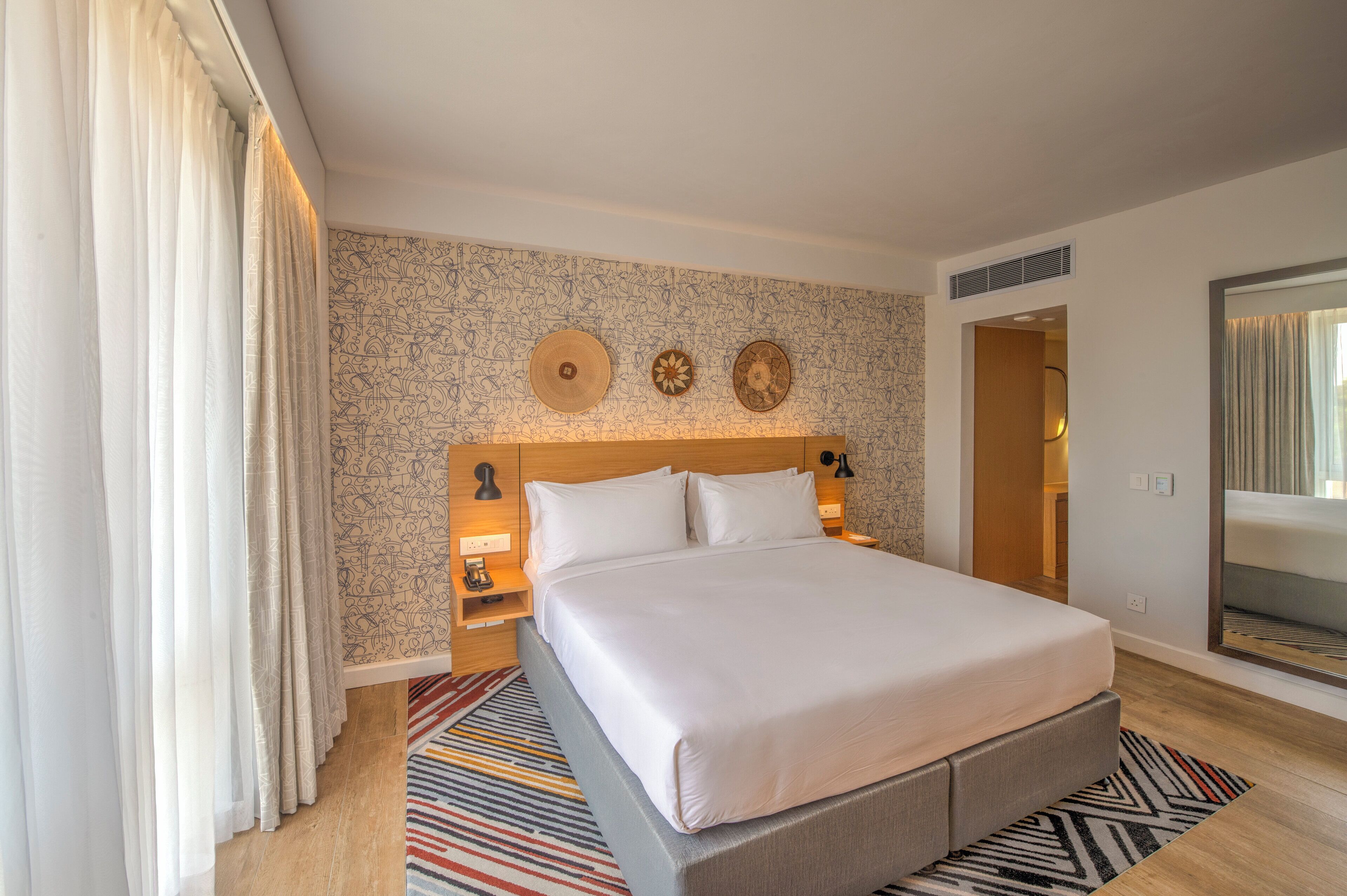 suite, 1 bedroom | premium bedding, down duvets, pillow-top beds, minibar