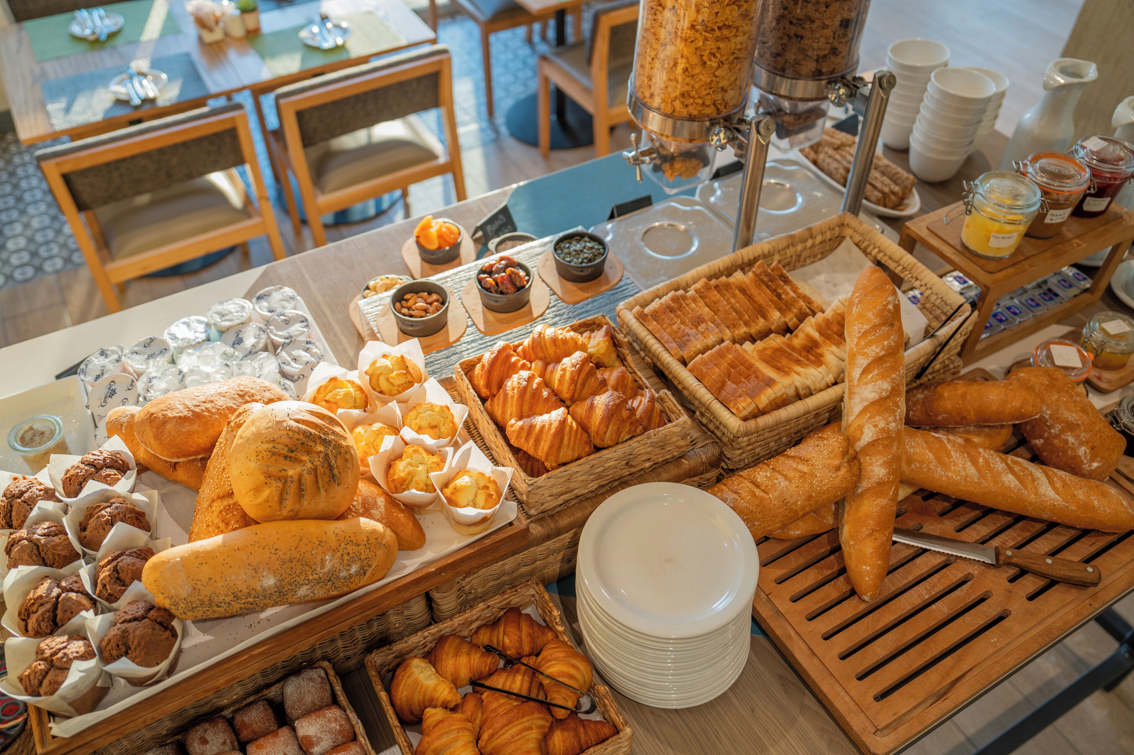 daily buffet breakfast (usd 20 per person)