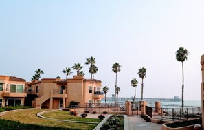 Unclassified image, 2 of 49, button