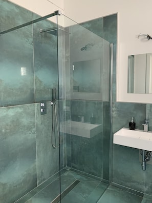 Bathroom - Lumia mare nuovissimo (Sciacca)