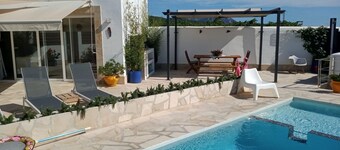 Maison de Charme de Style Ibicenco Indépendante, au Milieu des Vignes