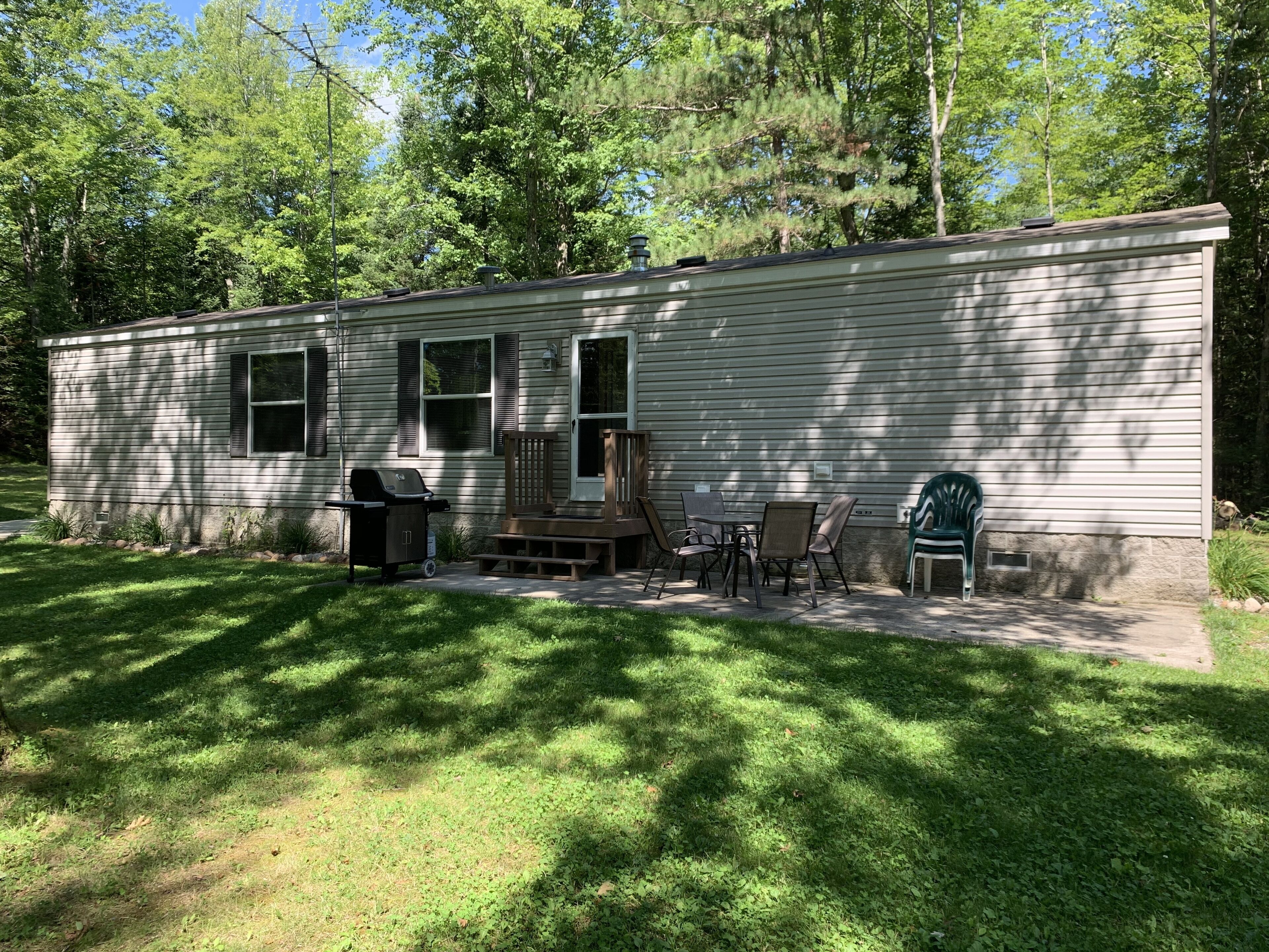 Cozy Up North Townsend, Wisconsin Home - 31 day minimum off Archibald Lake