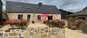 To rent for the vacations fully renovated stone house in the countryside