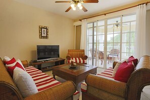 TV - Resort on sandy beach, with gym/pool/tennis/basket/spa, what else do you want? (Sosúa)