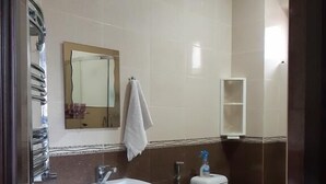 Basic Room | Bilik Mandi