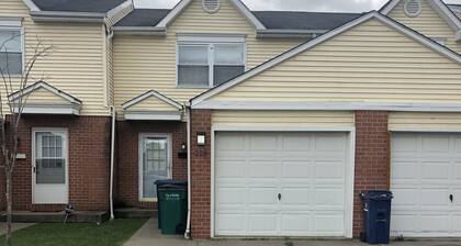 228 BEAUTIFUL DOWNTOWN AIR/WIFI/close to FALLS