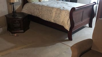 4 habitaciones, tabla de planchar con plancha, wifi y ropa de cama