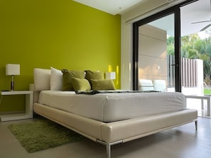 3 bedrooms, in-room safe, iron/ironing board, travel crib