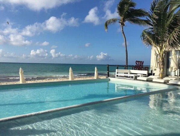 Alberca al aire libre 