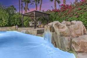 A heated pool - Bellagio: Pool, Spa, Pool Table, Ping Pong! (Indio)