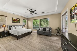 5 bedrooms, iron/ironing board, WiFi, bed sheets