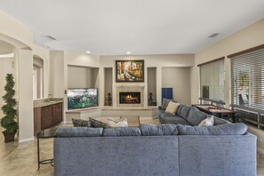 TV, fireplace, table tennis - Bellagio: Pool, Spa, Pool Table, Ping Pong! (Indio)