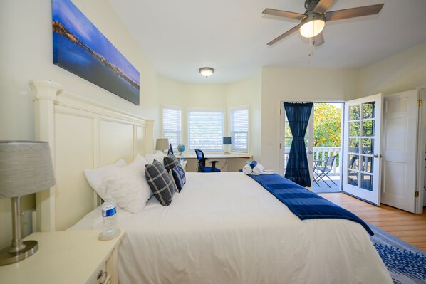 3 bedrooms, desk, iron/ironing board, free WiFi