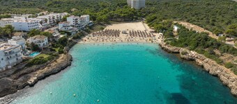 Villa Cala Marsal with sea views and beach 200m away