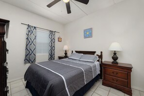 1 غرفة نوم ومكواة/لوح كي وواي فاي وملاءات أسرّة