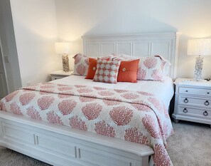 3 habitaciones, tabla de planchar con plancha, wifi y ropa de cama 
