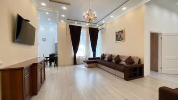 Smart-TV, Kamin, Stereoanlage