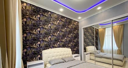 Very nice new flat city center on the heart of Kiev / Independence secure.