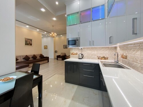 Very nice new flat city center  on the heart of Kiev / Independence  secure.
