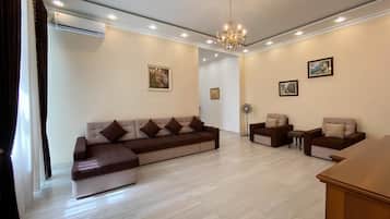 Smart-TV, Kamin, Stereoanlage