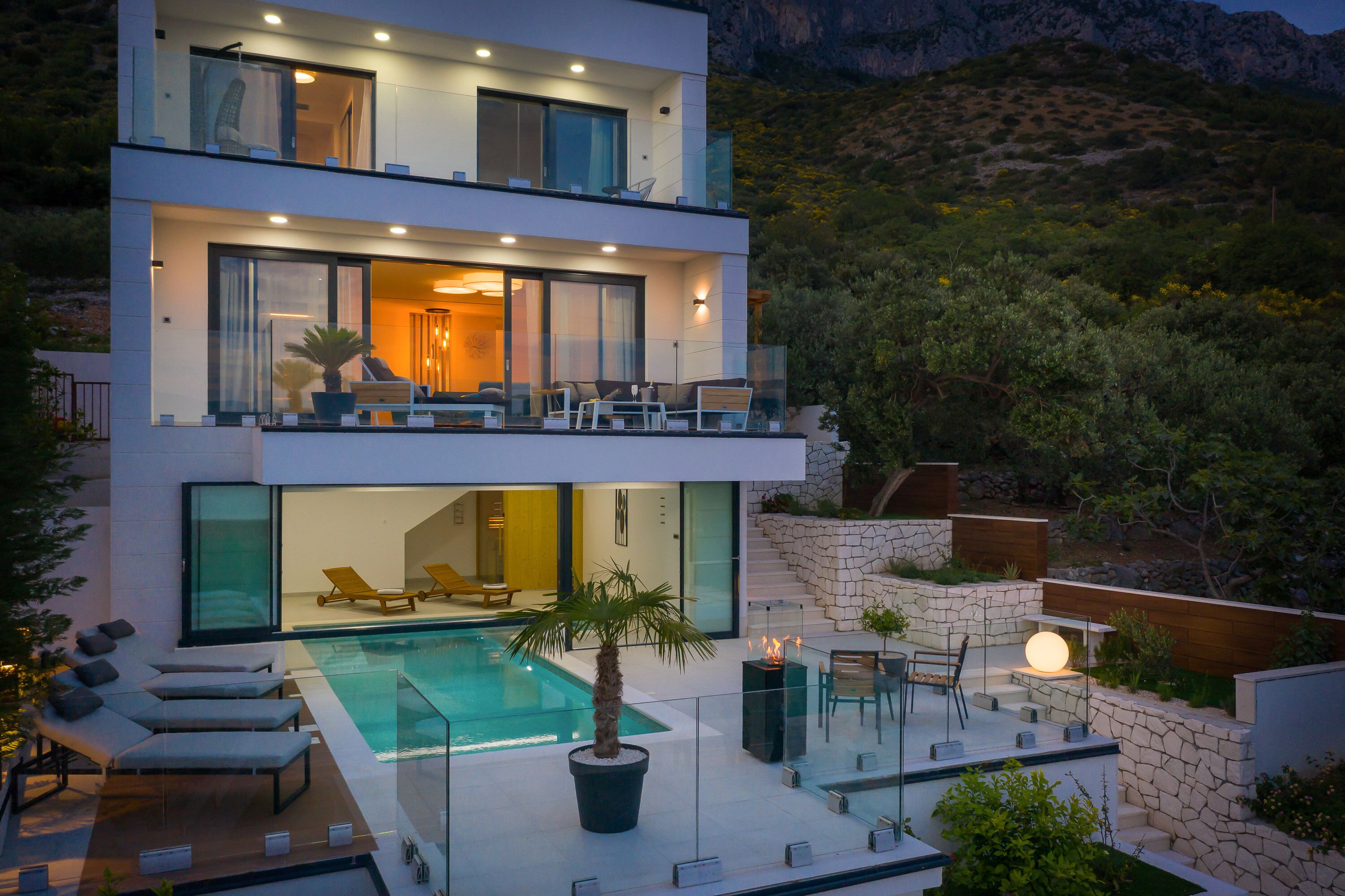 Innenpool, Außenpool