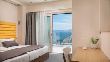 4 bedrooms, in-room safe, iron/ironing board, WiFi