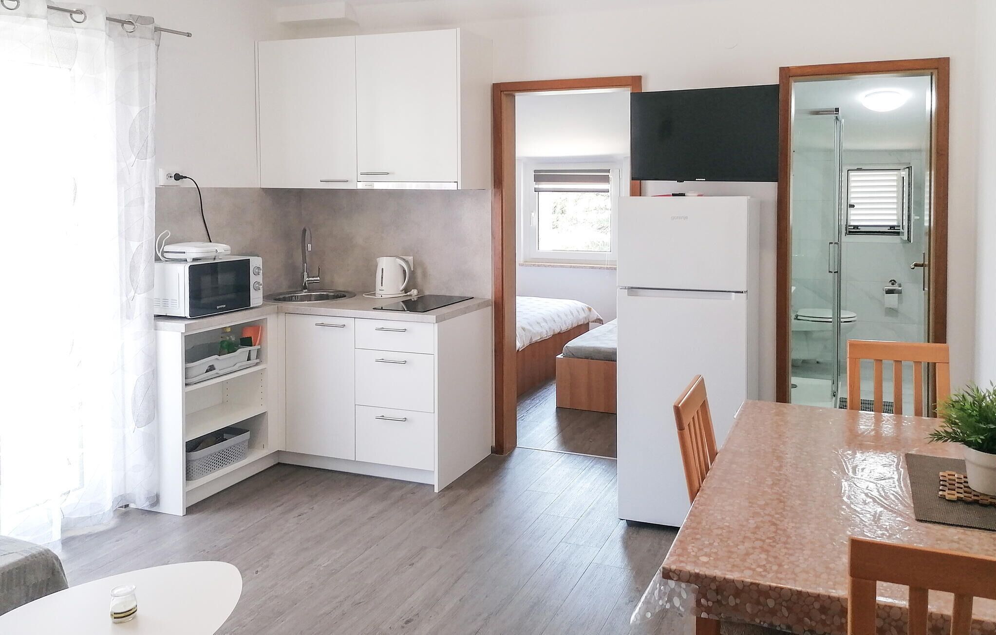 1 chambre, lit parapluie, Wi-Fi gratuit, draps fournis