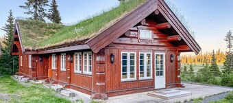 Beautiful home in Sjusjoen