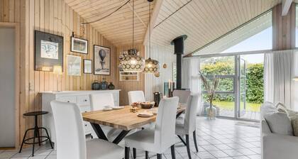 Gorgeous home in Humble with sauna