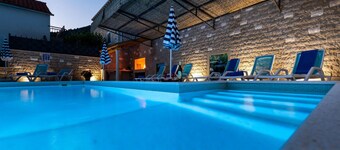 Awesome home in Klek with WiFi