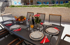 Outdoor dining
