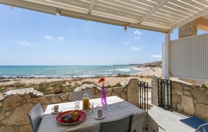 Outdoor dining - La Casa in Riva al Mare (Santa Croce Camerina)