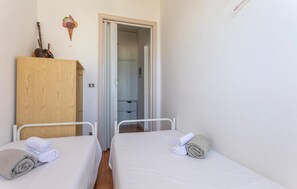 3 bedrooms, travel crib, free WiFi