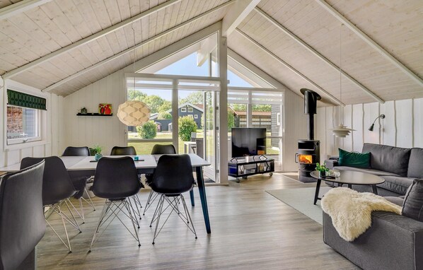 Télévision, cheminée