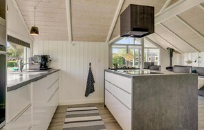 Réfrigérateur, four, plaque de cuisson, lave-vaisselle