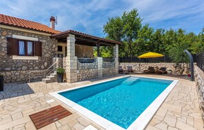 Außenpool, Liegestühle