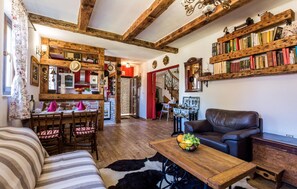 TV, fireplace, stereo