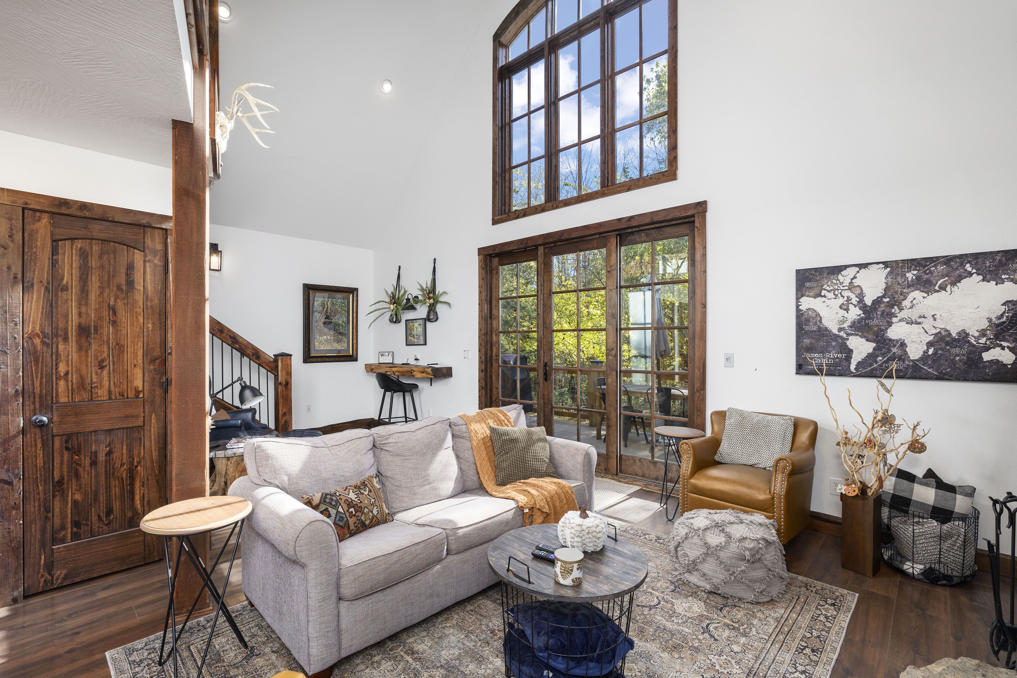 Smart TV, fireplace, DVD player, books