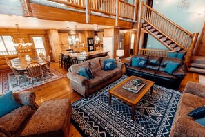 Téléviseur, foyer, lecteur de DVD, table de ping-pong