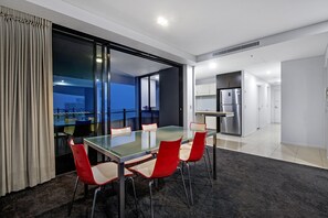 Deluxe-Apartment | Esszimmer