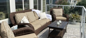 Lake House at The Cottages on Osoyoos Lake with Stunning View! Snowbirds Welcome