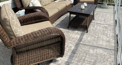 Lake House at The Cottages on Osoyoos Lake with Stunning View! Snowbirds Welcome