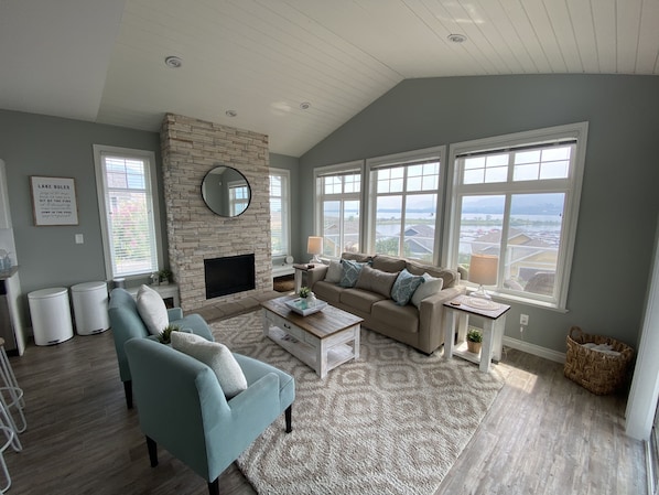 Smart TV, fireplace, printers