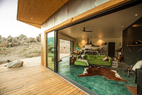 East Wind, unique house with majestic views